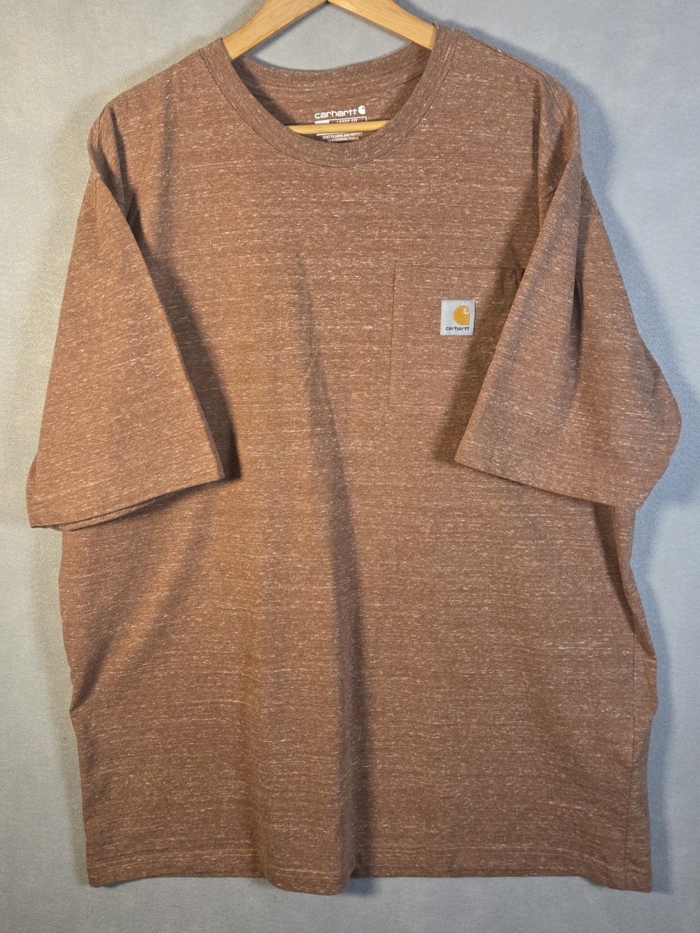 Carhartt loose-fit heavyweight pocket t-shirt in an auburn heather color (K669)